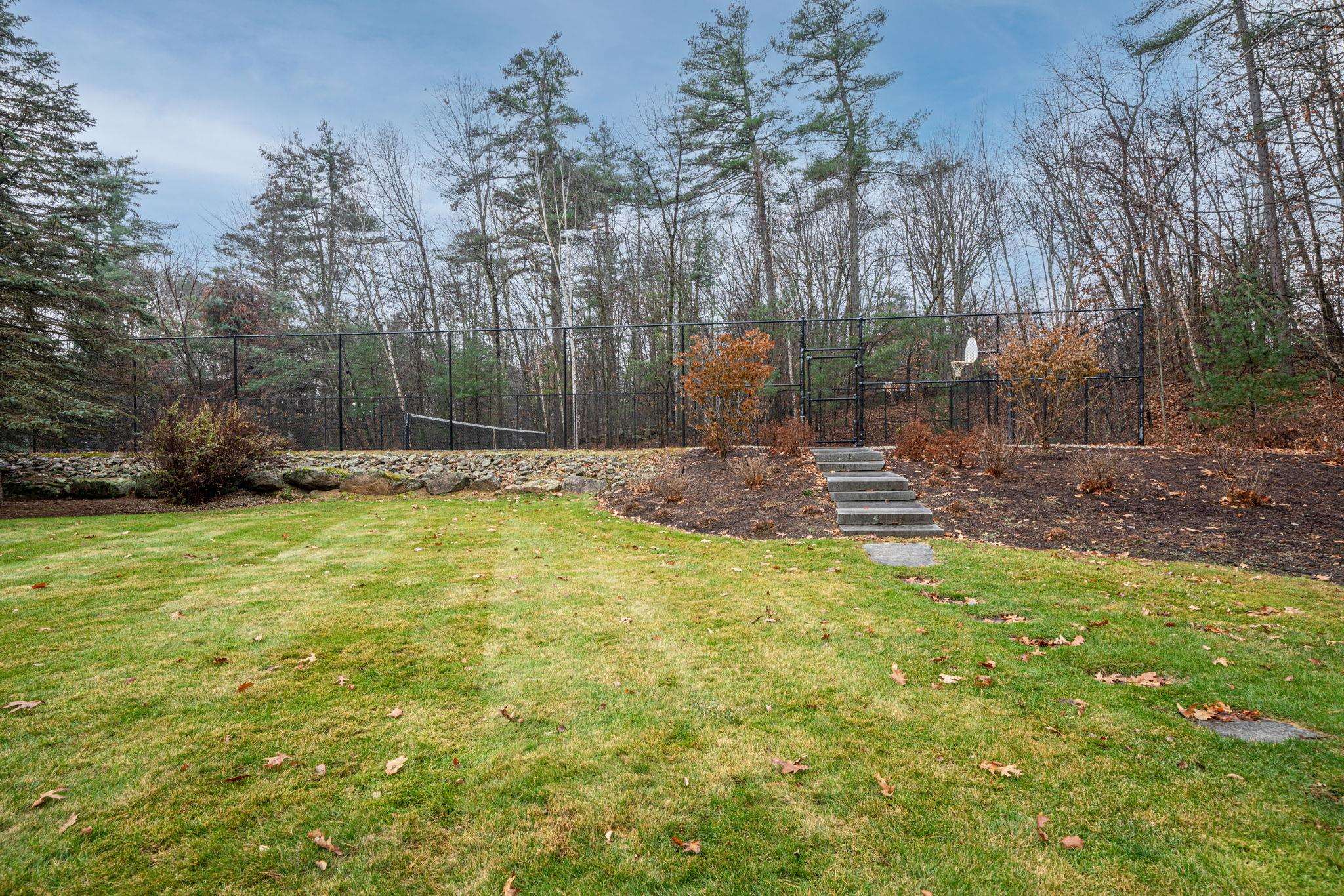 4 Rosewell Road Bedford, NH 03110 - Photo 36 of 40