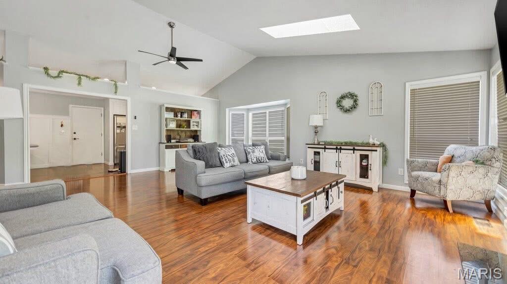 535 Oaktree Crossing Court Ballwin, MO 63021 - Photo 4 of 31