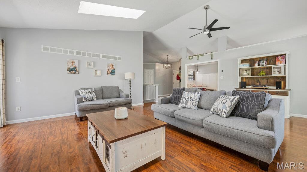 535 Oaktree Crossing Court Ballwin, MO 63021 - Photo 5 of 31