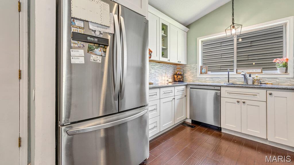 535 Oaktree Crossing Court Ballwin, MO 63021 - Photo 7 of 31