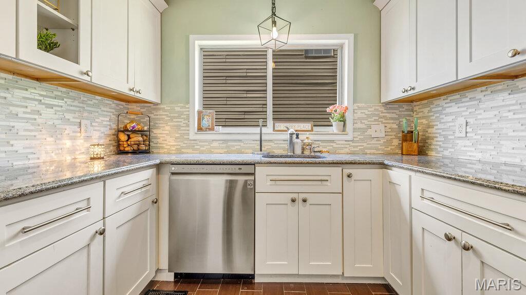 535 Oaktree Crossing Court Ballwin, MO 63021 - Photo 9 of 31