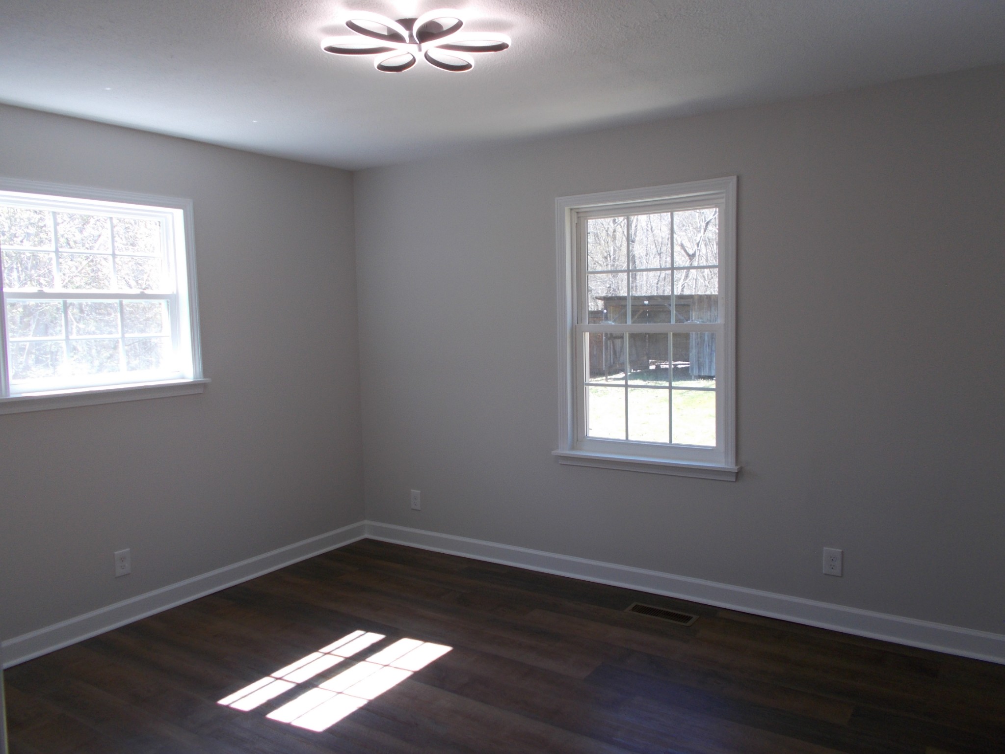 345 Stage Road Charlotte, TN 37036 - Photo 9 of 38 Gallery Image 9
