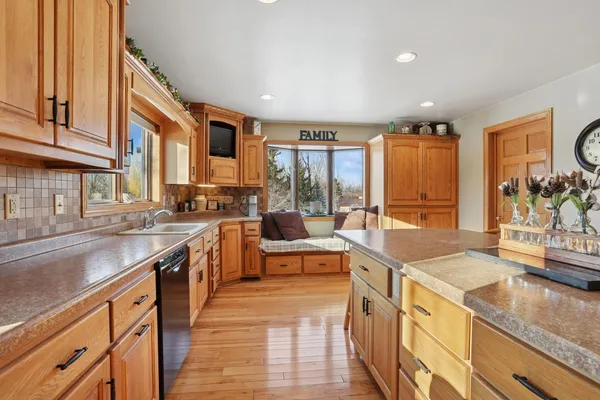 $650,000 | N6439 Lake Shore Drive, Hilbert, WI 54129