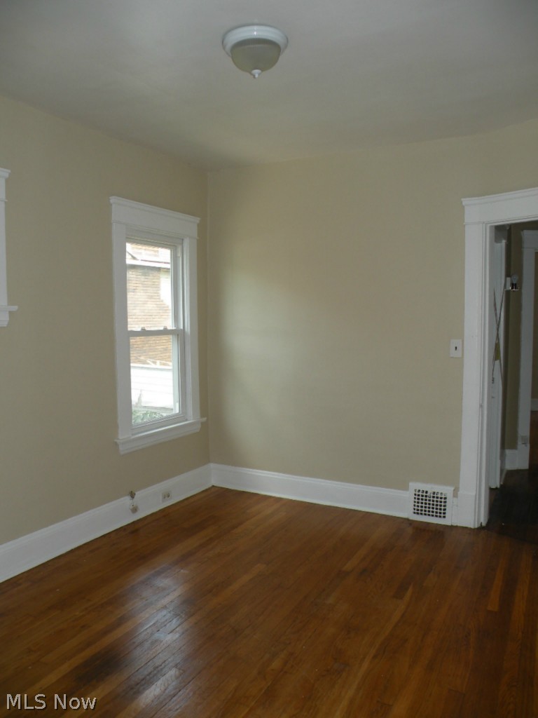 1656 Eddington Road Cleveland, OH 44118 - Photo 9 of 16
