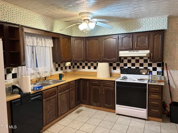 $47,000 | 358 Wagon Trail, Haysi, VA 24256