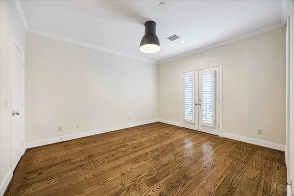 $1,575,000 | 4820 Linden Street, Bellaire, TX 77401