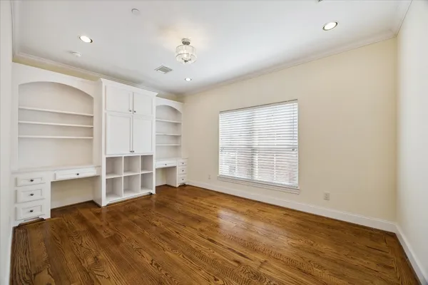 $1,575,000 | 4820 Linden Street, Bellaire, TX 77401