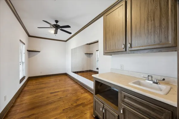 $1,575,000 | 4820 Linden Street, Bellaire, TX 77401