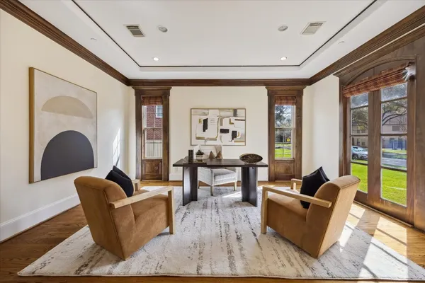 $1,575,000 | 4820 Linden Street, Bellaire, TX 77401