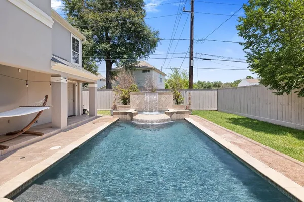 $1,575,000 | 4820 Linden Street, Bellaire, TX 77401