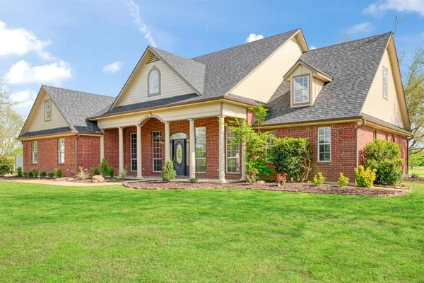 $650,000 | 5804 Old Clarksville Road, Reno, TX 75462