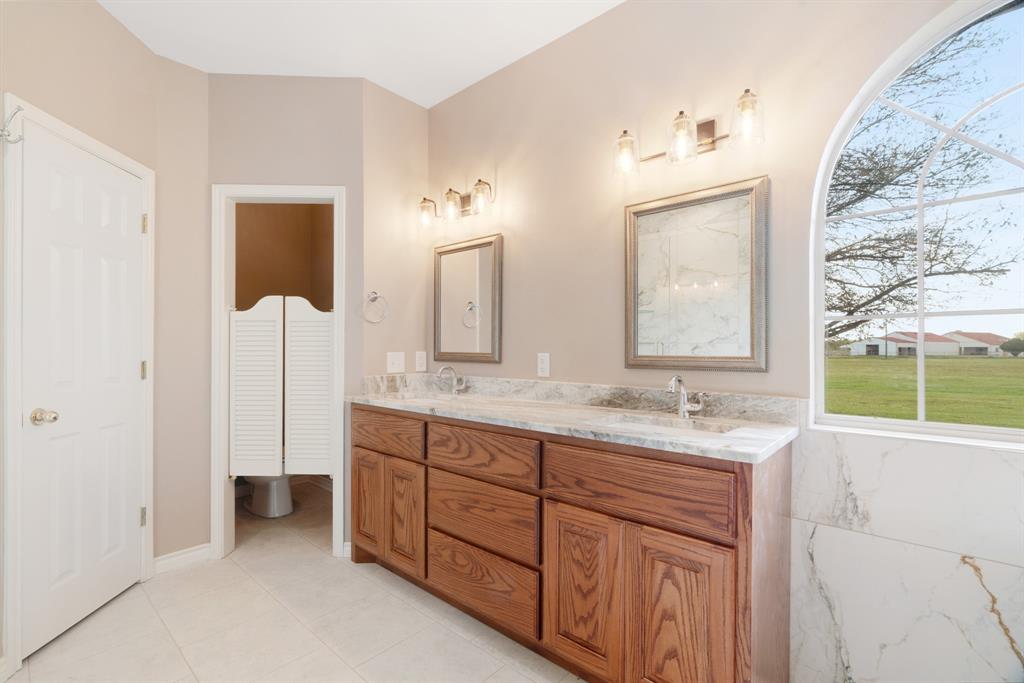 5804 Old Clarksville Road Reno, TX 75462 - Photo 19 of 40