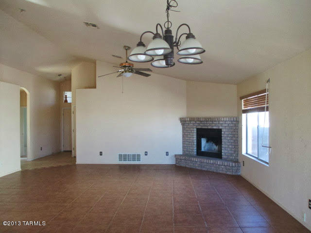 2116 Jacana Loop Tucson, AZ 85745 - Photo 8 of 35
