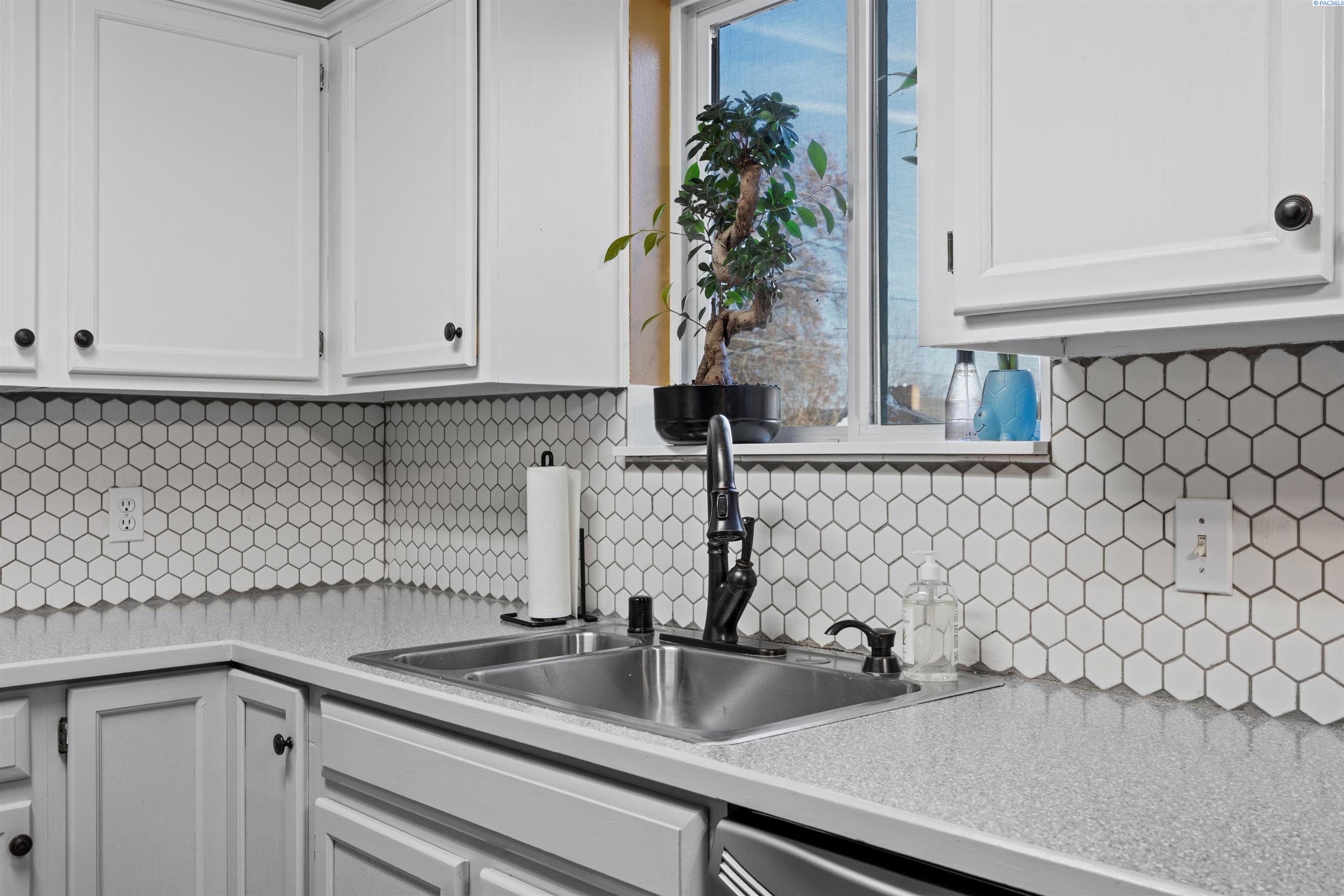 538 North Reed Street Kennewick, WA 99336 - Photo 6 of 21 Gallery Image 6