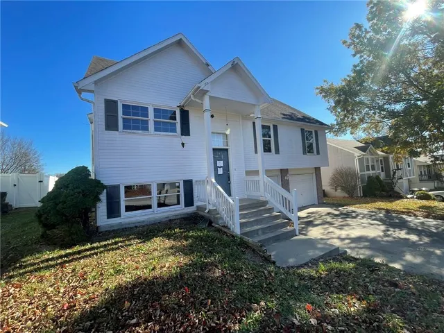 $145,000 | 207 Parkway Drive, Warrensburg, MO 64093