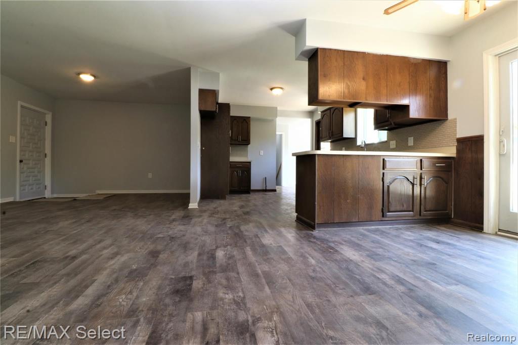 3231 West Hill Road Flint, MI 48507 - Photo 19 of 34