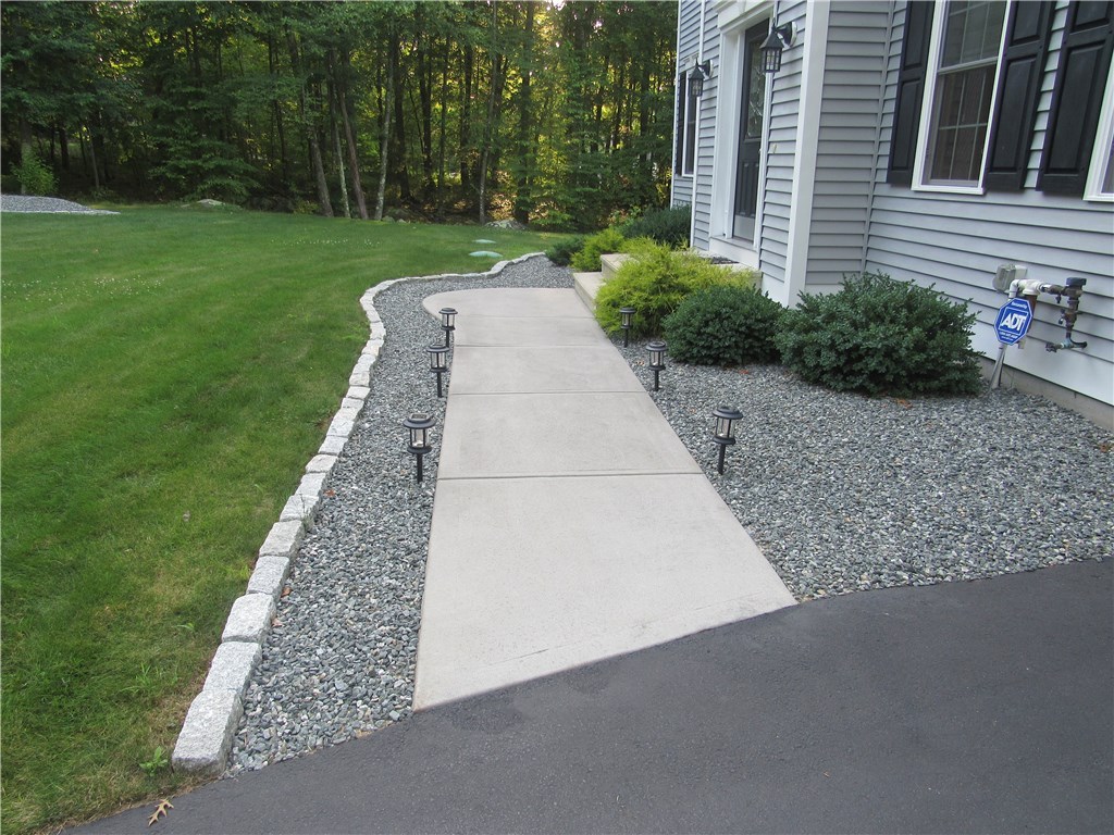 359 Hope Furnace Road Scituate, RI 02831 - Photo 3 of 39