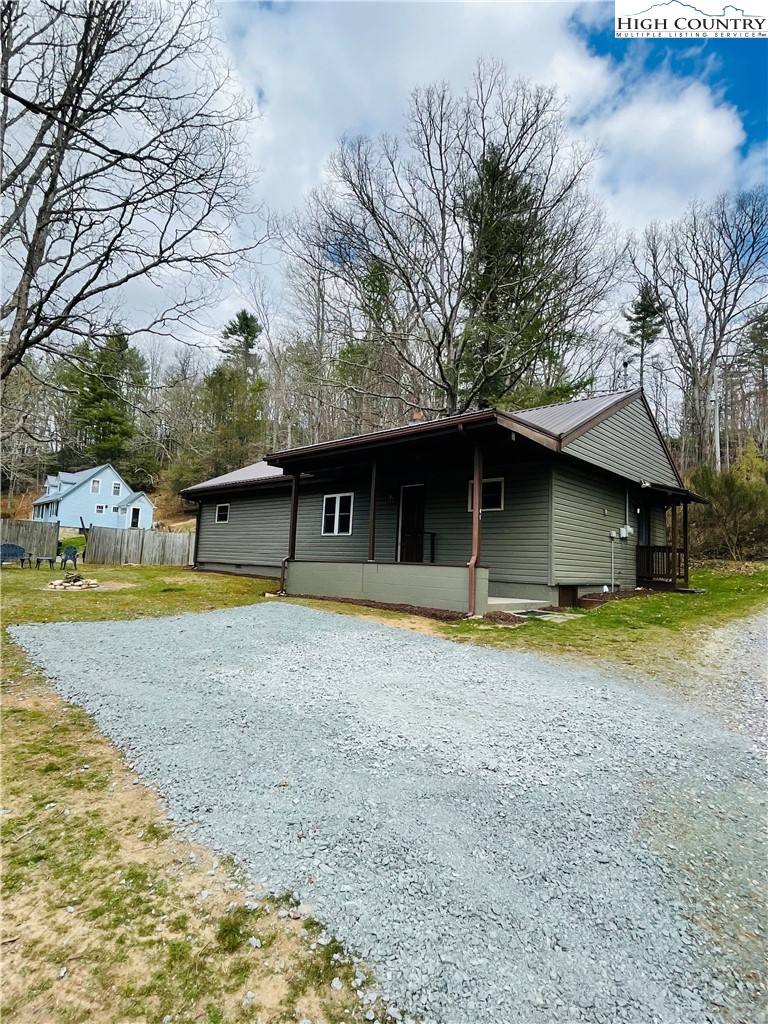 41 Raccoon Lane Newland, NC 28657 - Photo 1 of 34