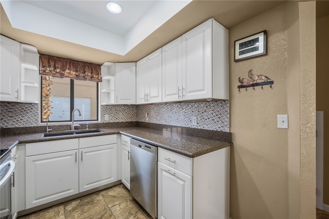 3400 Sunriver Road Bullhead City, AZ 86429 - Photo 5 of 56