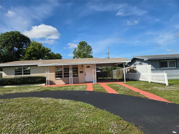 $2,700 | 2606 Alcazar Drive, Miramar, FL 33023