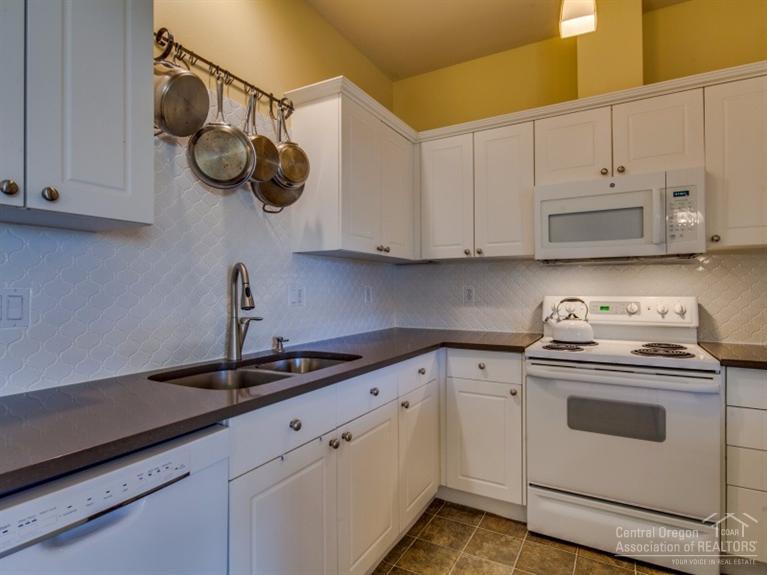 61193 Larkspur Loop Bend, OR 97702 - Photo 6 of 22 Additional Photo