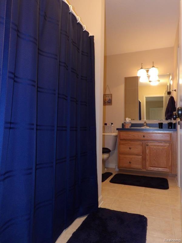 27609 King Road Romulus, MI 48174 - Photo 52 of 67 100_2731.jpg