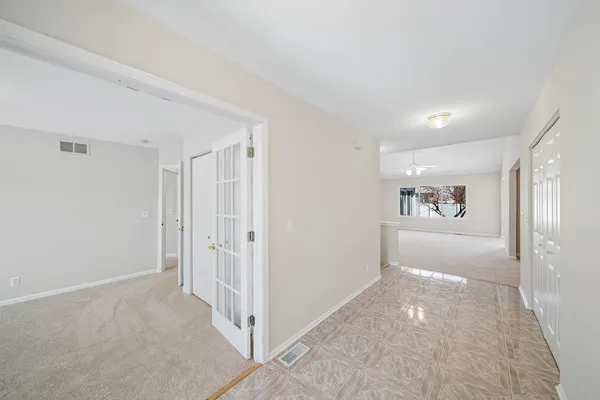 $415,000 | 233 Spring Court, North Aurora, IL 60542