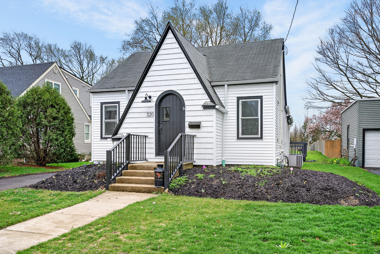 320 Chalmers Street Geneva, IL 60134 - Photo 1 of 21