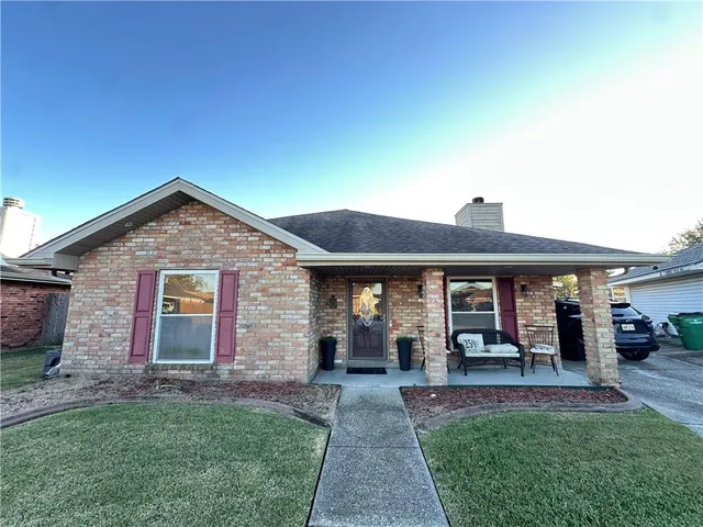 $2,300 | 2591 Schwegmann Drive, Marrero, LA 70072