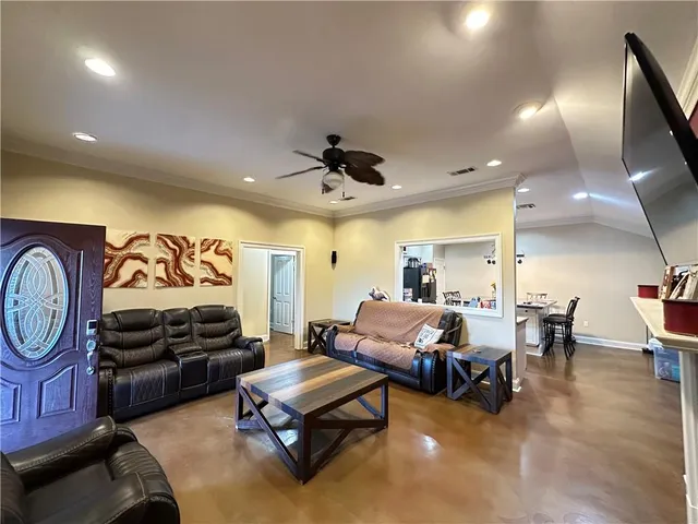 $2,300 | 2591 Schwegmann Drive, Marrero, LA 70072