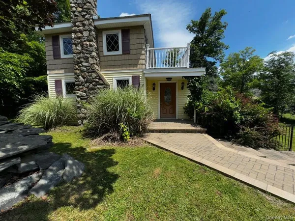 $2,800 | 8 Lake Avenue, Monroe, NY 10950