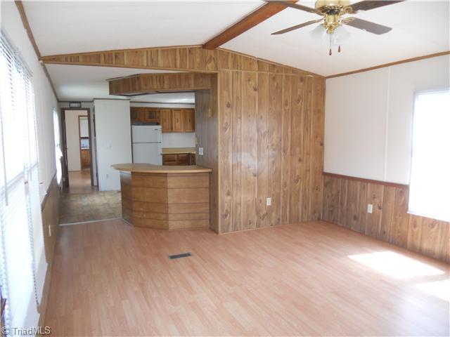 2802 Upper Lake Road Thomasville, NC 27360 - Photo 2 of 4 Den/Family/Great Room.