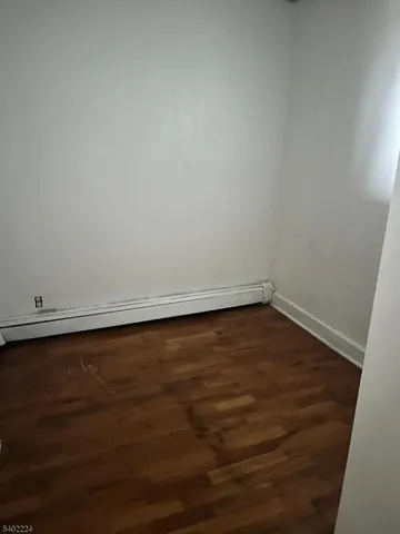 $2,400 | 66 Erie Street, Elizabeth Port, NJ 07206