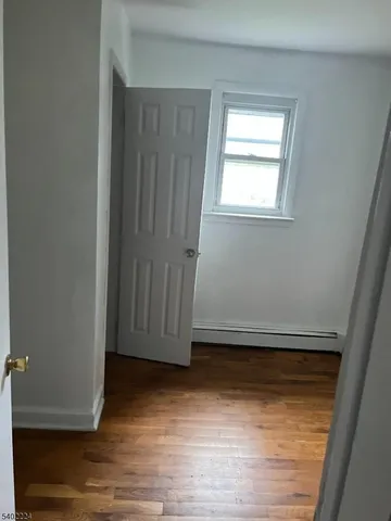 $2,400 | 66 Erie Street, Elizabeth Port, NJ 07206