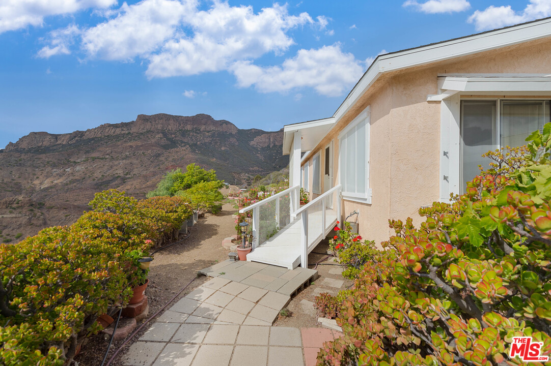 8723 Mipolomol Road Malibu, CA 90265 - Photo 33 of 35 Gallery Image 33
