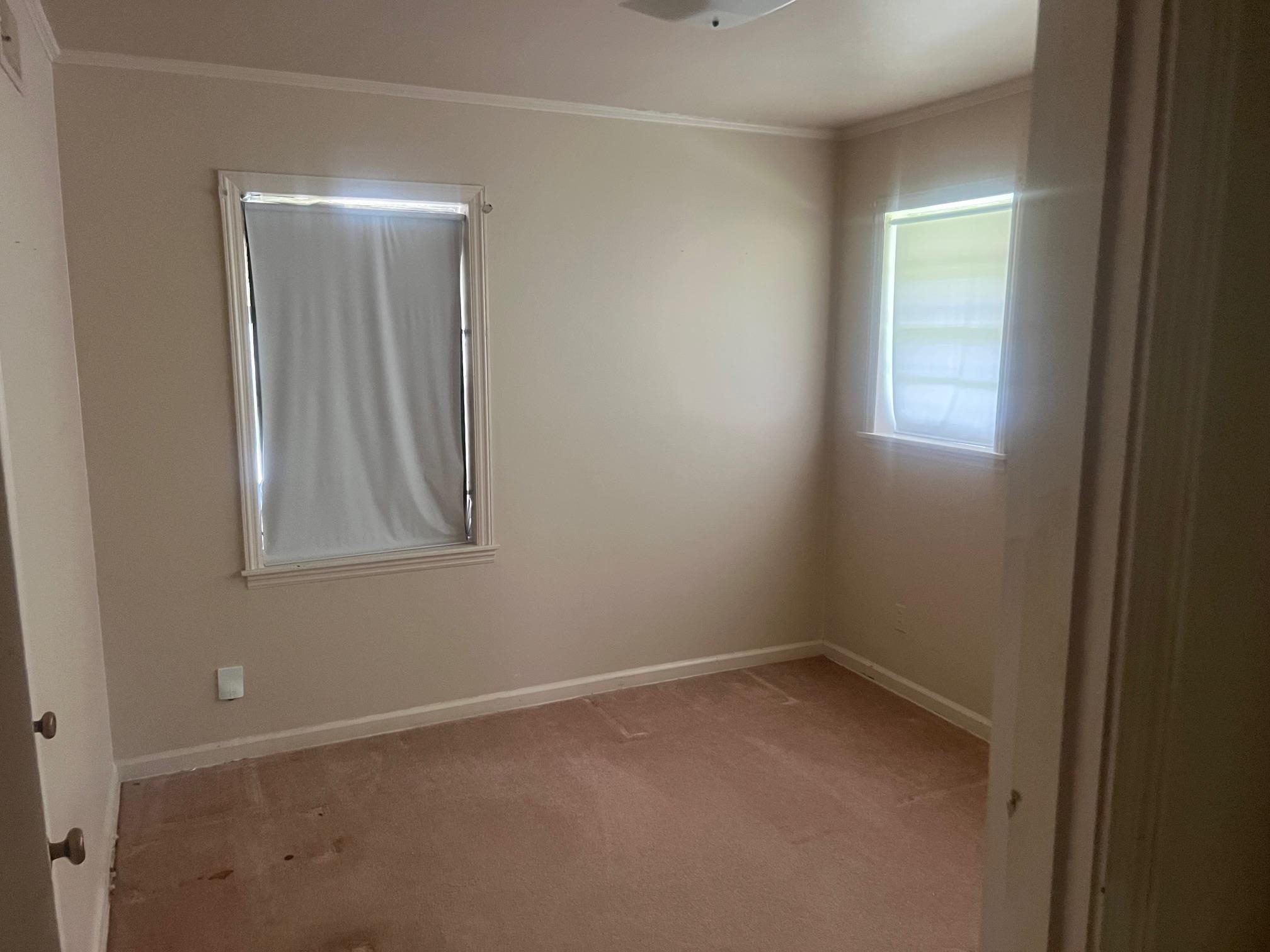5048 Kaye Road Memphis, TN 38117 - Photo 12 of 19 an empty room with a window