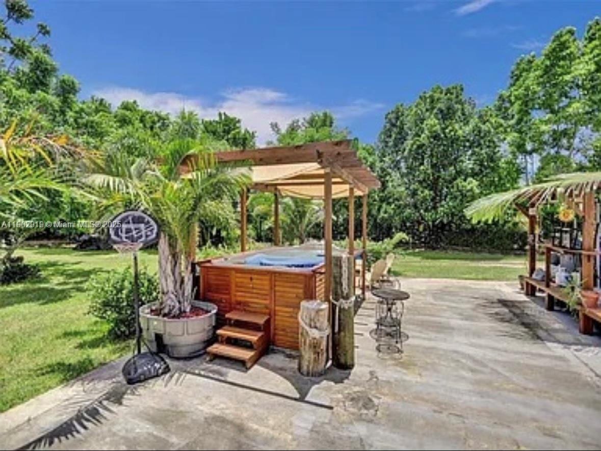 37225 Southwest 214th Avenue Homestead, FL 33034 - Photo 4 of 75