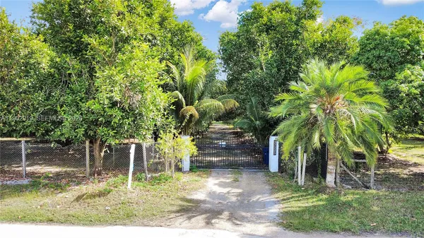 $9,900 | 37225 Southwest 214th Avenue, Homestead, FL 33034