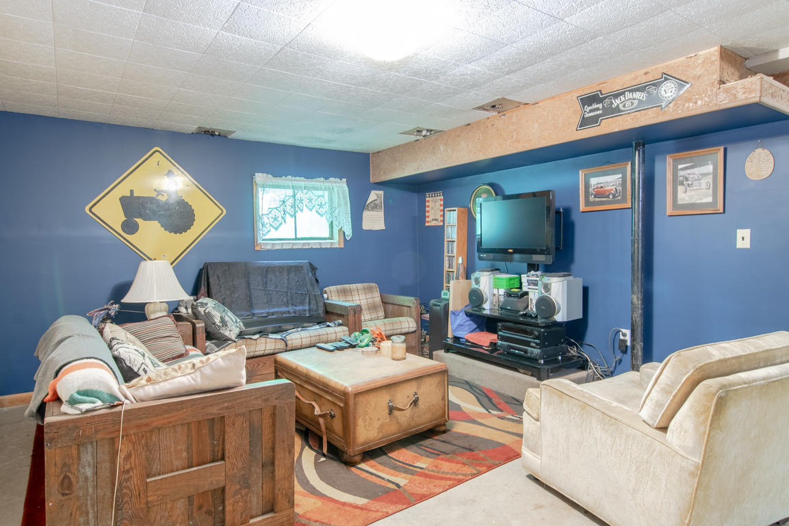 9093 Newport Road Catawba, VA 24070 - Photo 29 of 42 9093 Newport Rd-69