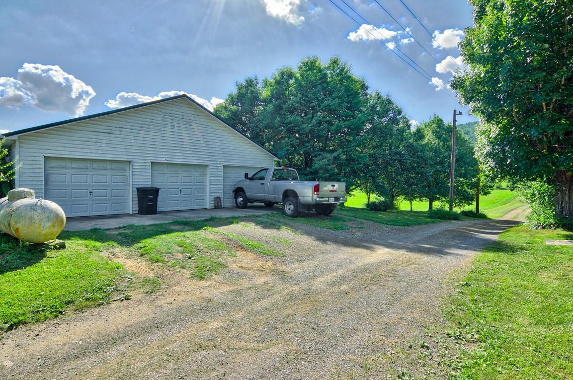 9093 Newport Road Catawba, VA 24070 - Photo 32 of 42 9093 Newport Rd-10