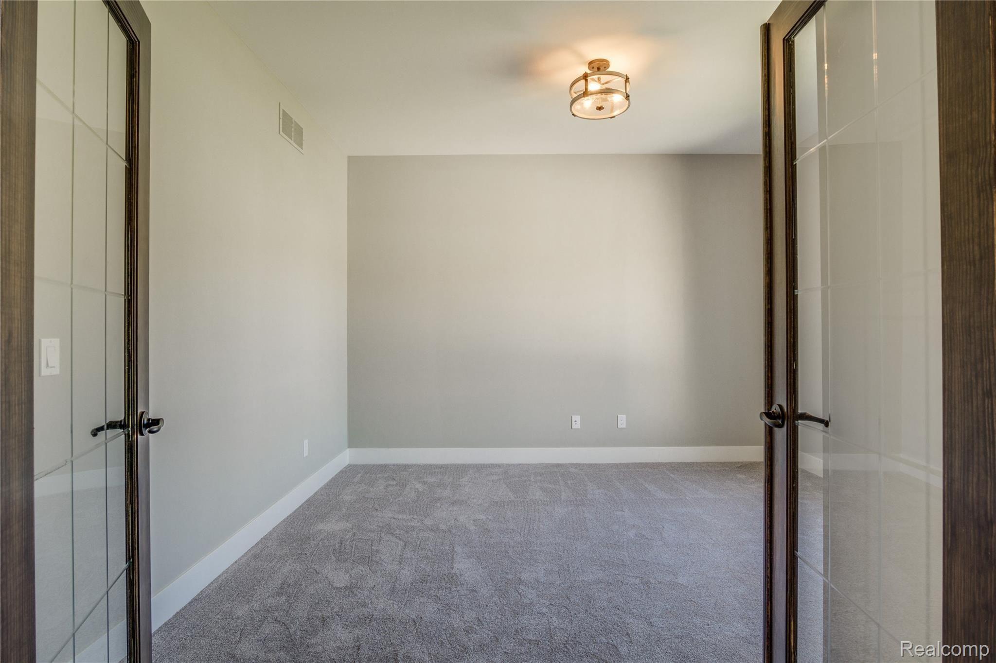 3909 Samuel Avenue Rochester, MI 48309 - Photo 4 of 35 Interiors (2 of 45).JPG
