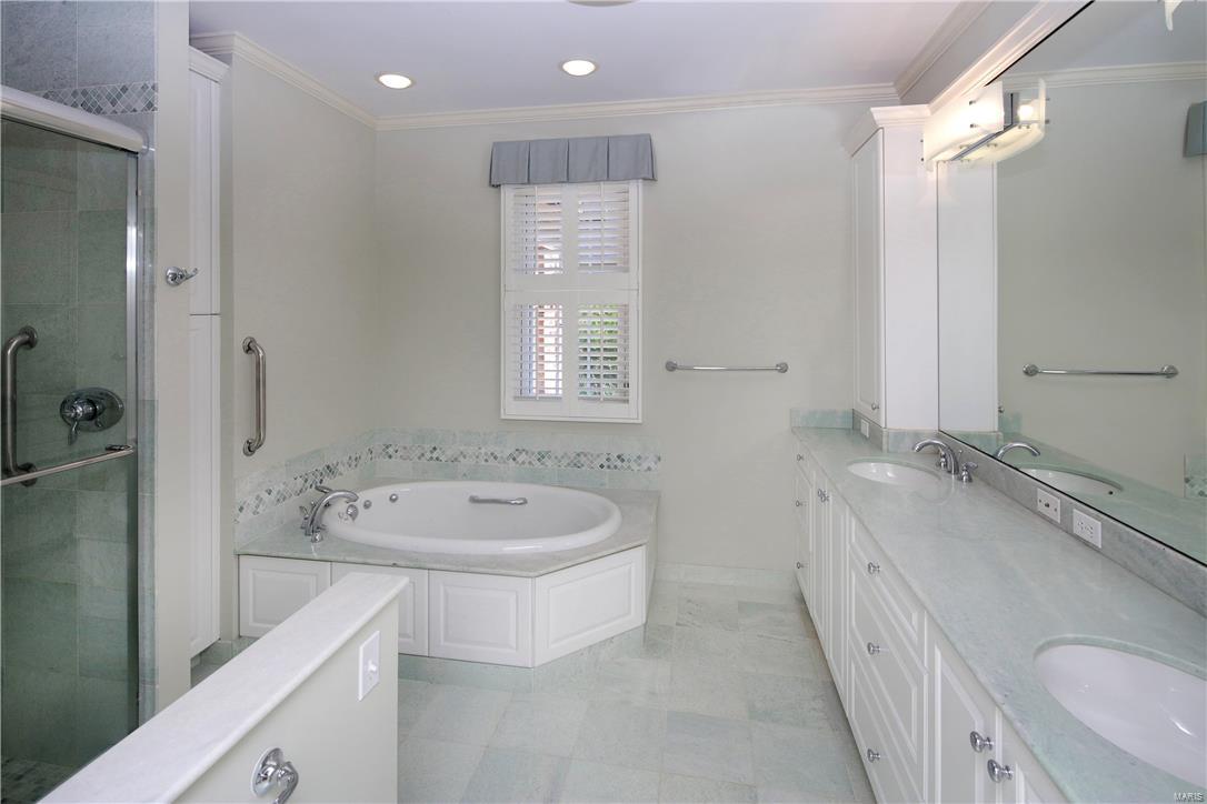 43 Conway Close Road Ladue, MO 63124 - Photo 15 of 23 Gallery Image 15