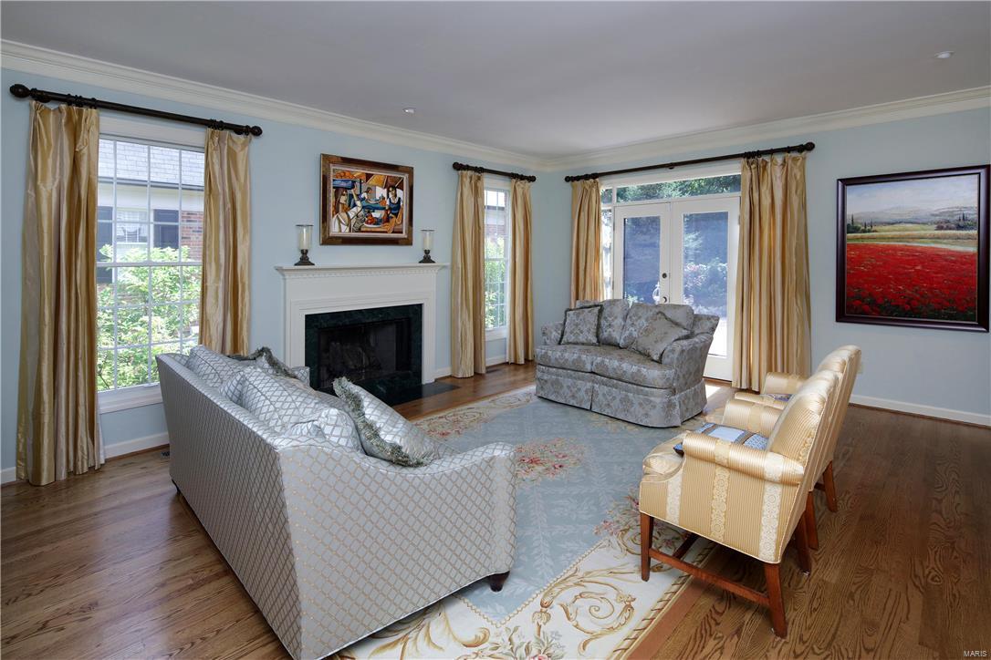43 Conway Close Road Ladue, MO 63124 - Photo 4 of 23 Gallery Image 4