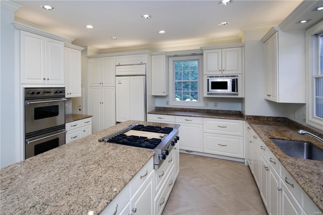 43 Conway Close Road Ladue, MO 63124 - Photo 9 of 23 Gallery Image 9
