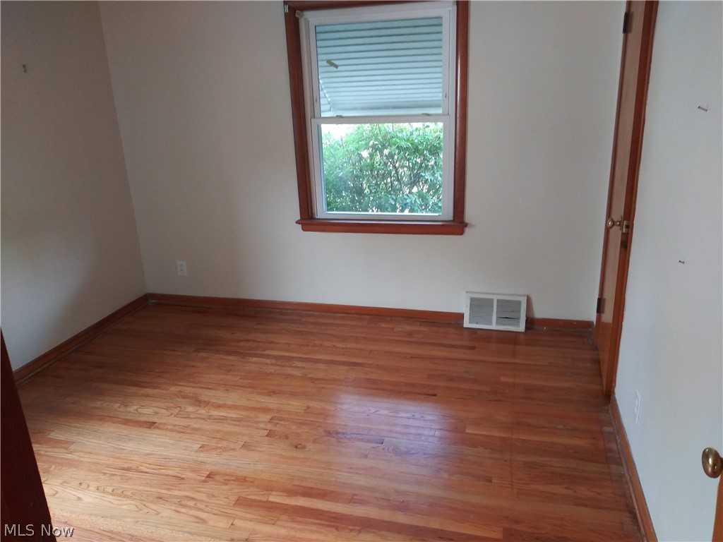 18214 Libby Road Maple Heights, OH 44137 - Photo 10 of 20 Gallery Image 10