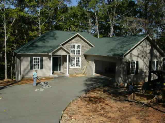 211 Red Bud Seneca, SC 29672 - Photo 1 of 9 Gallery Image 1