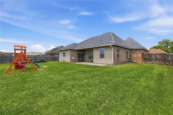 $275,000 | 13157 East Coles Creek Loop, Hammond, LA 70403