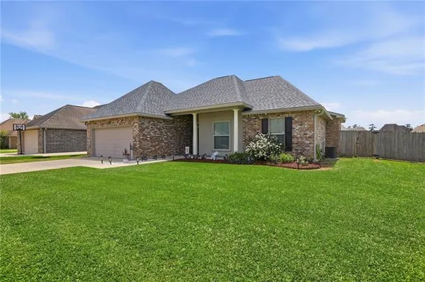 $275,000 | 13157 East Coles Creek Loop, Hammond, LA 70403