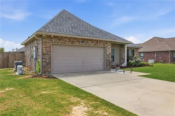 $275,000 | 13157 East Coles Creek Loop, Hammond, LA 70403