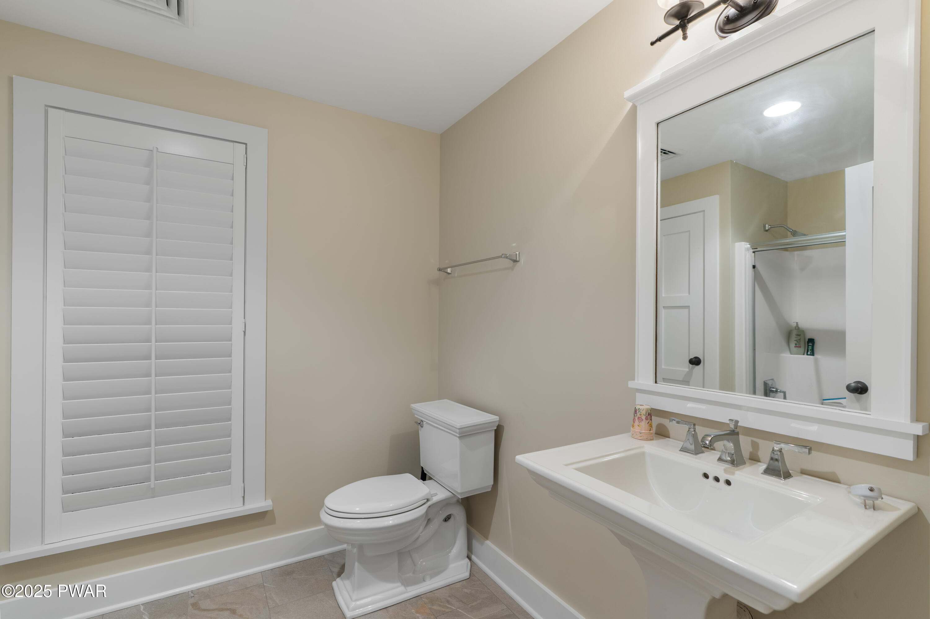109 Paupack Road Greentown, PA 18426 - Photo 33 of 64 Bath off Bonus Room
